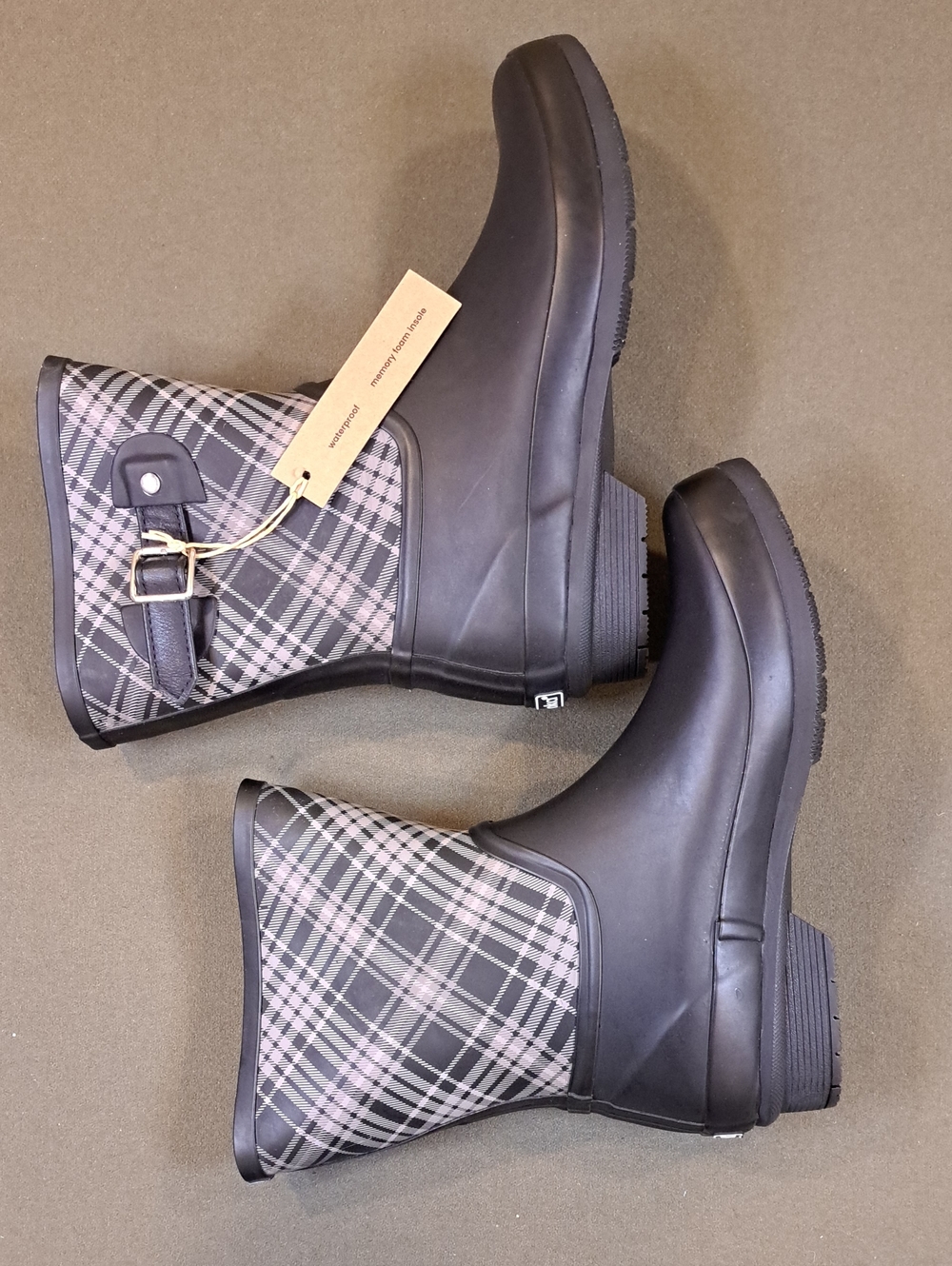 Chooka Blair Plaid Waterproof Rain Boot - Color: Black/Tan - Size: Women 8 - Picture 6 of 11